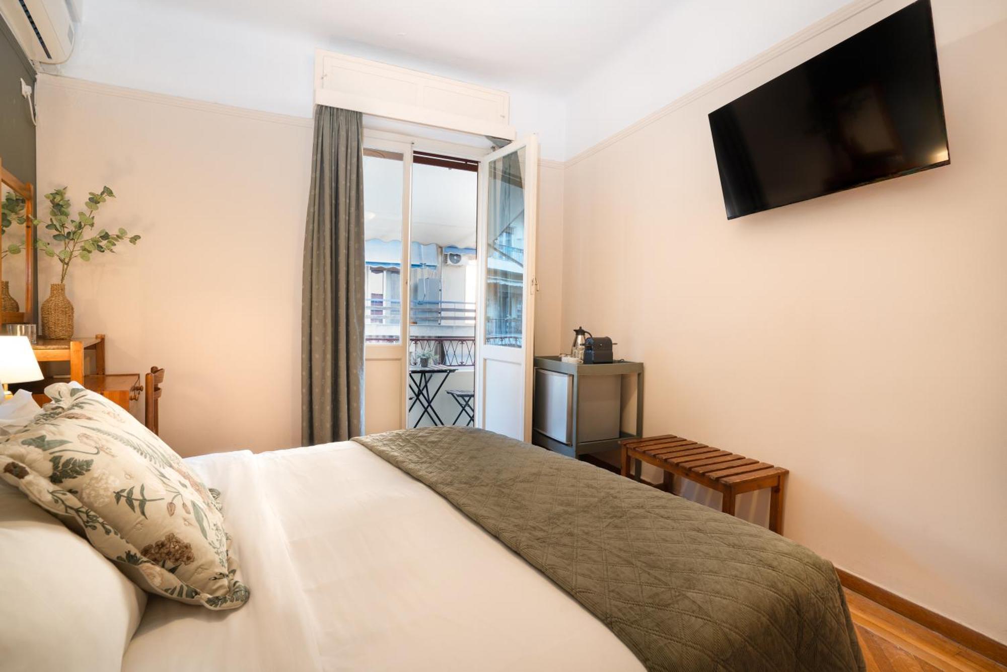 Doppel-/Zweibettzimmer mit Balkon